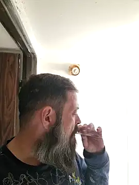 Snapshot of zefside42 chatting on December 16, 2024, 12:38 pm zefside42 online show from December 16, 2024, 12:38 pm