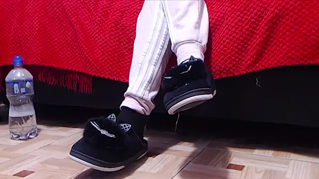 AyshaScott online show from October 8, 2025, 1:45 pm