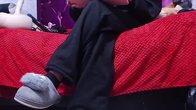 AyshaScott online show from October 25, 2025, 12:50 pm