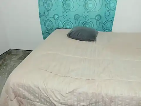 MonicaGarcia  online show from November 25, 2025, 9:42 am