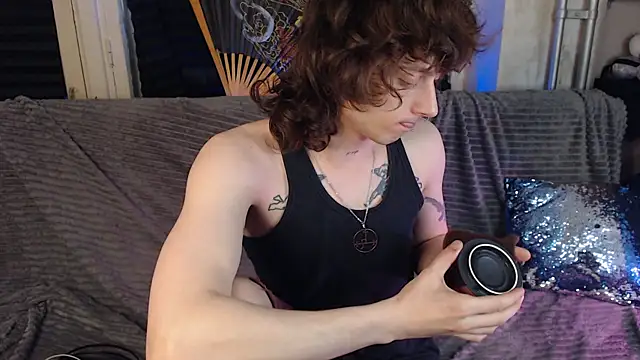 axxxturel online show from May 25, 2026, 4:49 pm