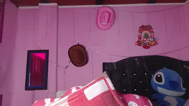 Snapshot of NikkiRous_ chatting on October 8, 2025, 12:28 pm NikkiRous  online show from October 8, 2025, 12:28 pm