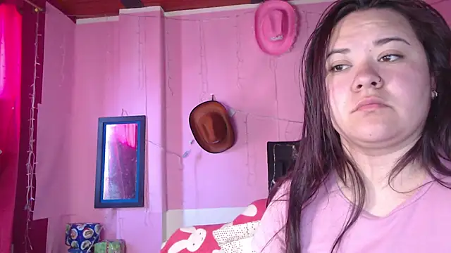 NikkiRous  online show from December 15, 2025, 1:17 pm