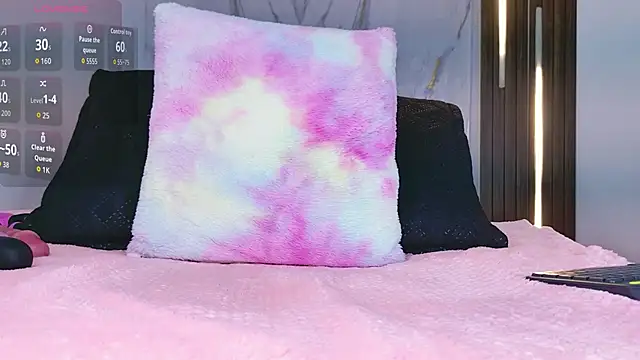 mia 099 online show from April 13, 2026, 8:24 pm