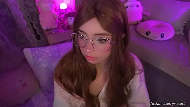 Cheerrysweett online show from February 5, 2026, 4:19 am