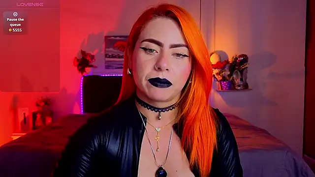 Snapshot of Dulce_charlottee chatting on October 25, 2025, 7:47 pm Dulce charlottee online show from October 25, 2025, 7:47 pm