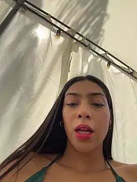 Snapshot of Ema_azel chatting on October 2, 2025, 1:58 pm Ema azel online show from October 2, 2025, 1:58 pm