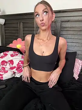 Snapshot of BrattyBae_xo chatting on January 12, 2025, 7:21 pm BrattyBae xo online show from January 12, 2025, 7:21 pm