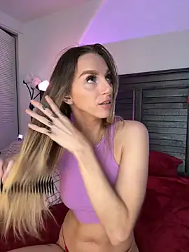 Snapshot of BrattyBae_xo chatting on February 17, 2025, 8:38 pm BrattyBae xo online show from February 17, 2025, 8:38 pm