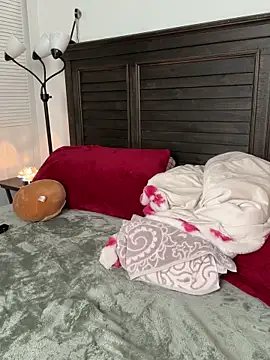 Snapshot of BrattyBae_xo chatting on March 8, 2025, 9:40 pm BrattyBae xo online show from March 8, 2025, 9:40 pm