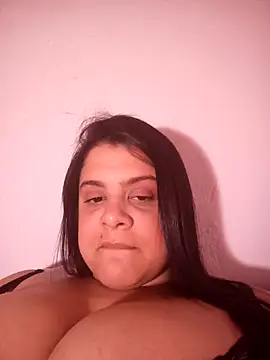 Snapshot of LUAHOT_ chatting on July 11, 2026, 4:57 am LUAHOT online show from July 11, 2026, 4:57 am