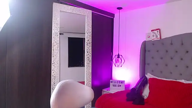 Snapshot of miaromanove_ss chatting on October 6, 2025, 2:24 am miaromanove ss online show from October 6, 2025, 2:24 am