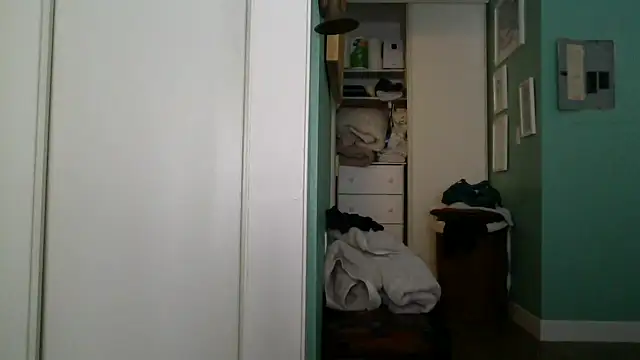 BIGWHITECOCKDOC36 online show from October 3, 2025, 11:28 pm