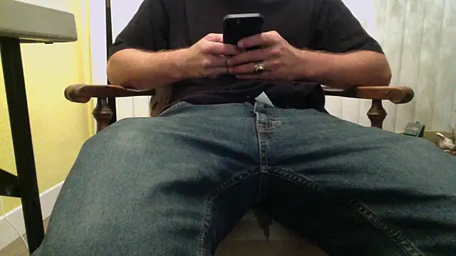 BIGWHITECOCKDOC36 online show from October 2, 2025, 1:36 pm