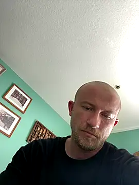 BIGWHITECOCKDOC36 online show from October 29, 2025, 10:09 pm