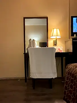 BIGWHITECOCKDOC36 online show from November 8, 2025, 7:34 am