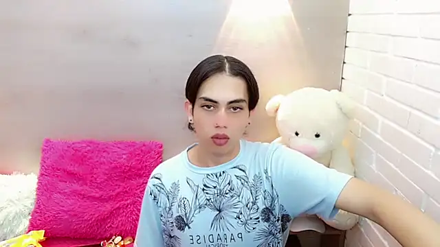 Snapshot of Daniela_Pink_ chatting on October 4, 2025, 8:10 pm Daniela Pink  online show from October 4, 2025, 8:10 pm