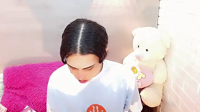 Snapshot of Daniela_Pink_ chatting on October 27, 2025, 8:43 pm Daniela Pink  online show from October 27, 2025, 8:43 pm