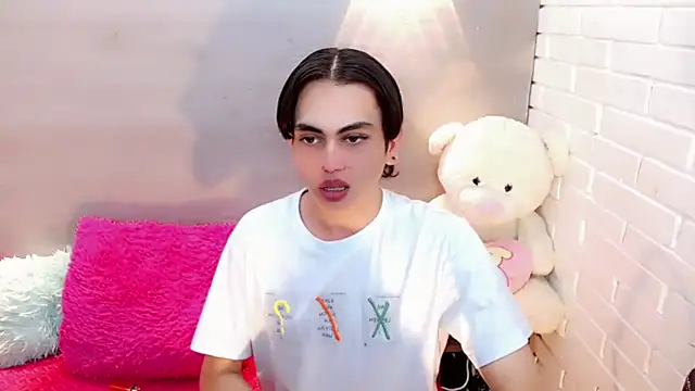 Snapshot of Daniela_Pink_ chatting on October 11, 2025, 7:37 pm Daniela Pink  online show from October 11, 2025, 7:37 pm