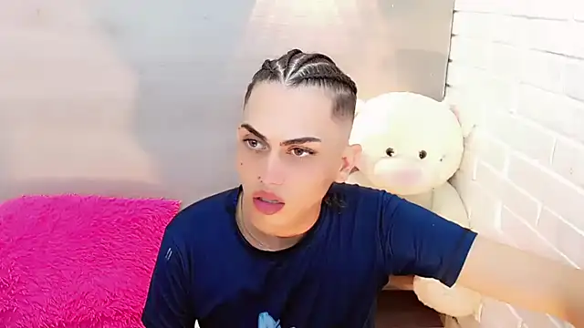 Daniela Pink  online show from November 20, 2025, 7:47 pm