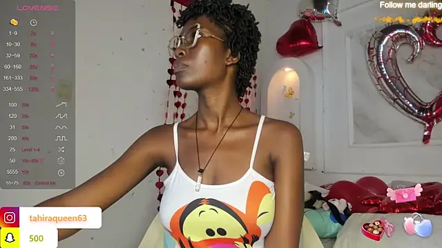 Snapshot of Tahira_21_ chatting on February 13, 2025, 6:26 pm Tahira 21 online show from February 13, 2025, 6:26 pm