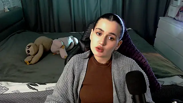 KiraYammy online show from February 12, 2026, 10:31 pm