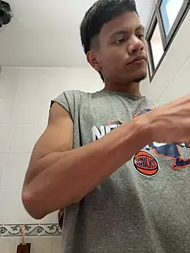 bbchocolate27 online show from April 3, 2026, 9:10 pm