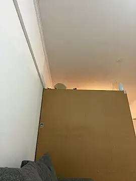 bbchocolate27 online show from April 17, 2026, 1:08 am