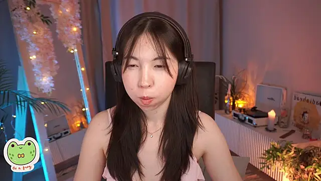 Sarah Son online show from March 9, 2025, 5:22 am