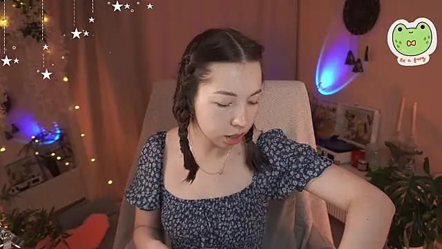 Sarah Son online show from September 18, 2025, 5:32 am