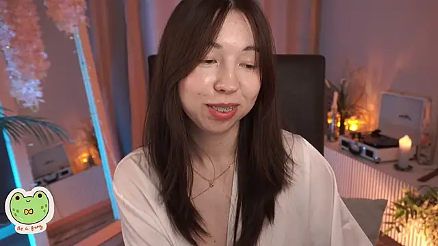 Sarah Son online show from March 9, 2025, 8:29 am