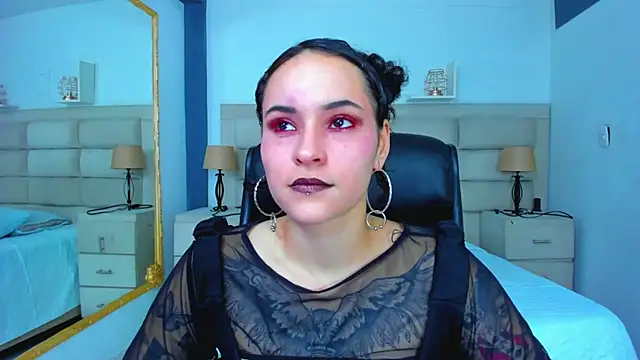 Snapshot of AnnyThompson_ chatting on September 17, 2025, 8:55 pm AnnyThompson online show from September 17, 2025, 8:55 pm