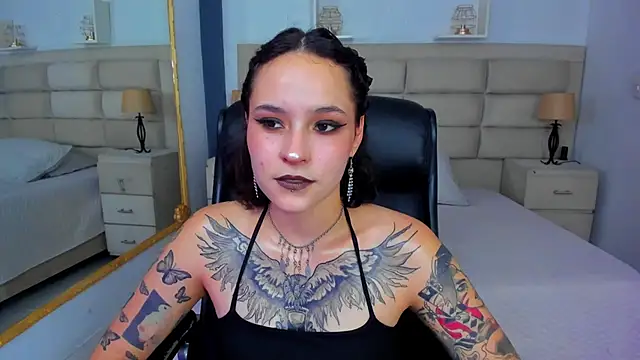 Snapshot of AnnyThompson_ chatting on September 25, 2025, 9:10 pm AnnyThompson online show from September 25, 2025, 9:10 pm