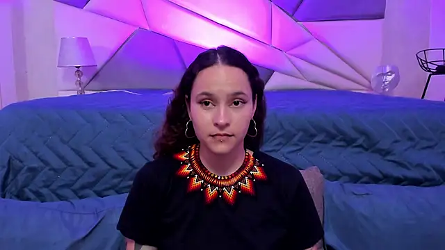 AnnyThompson  online show from January 18, 2025, 11:44 pm