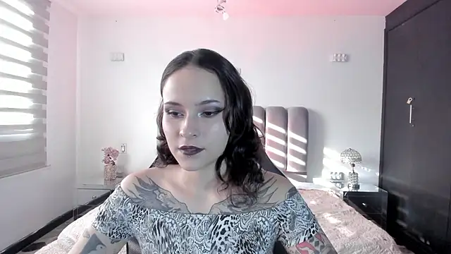 AnnyThompson  online show from March 7, 2026, 9:53 pm