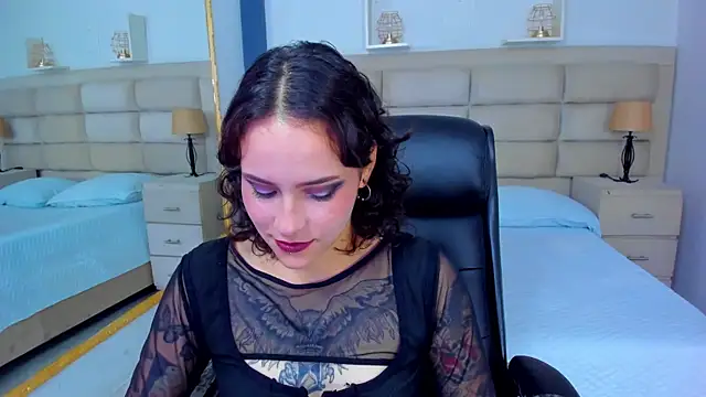 Snapshot of AnnyThompson_ chatting on October 27, 2025, 9:05 pm AnnyThompson online show from October 27, 2025, 9:05 pm