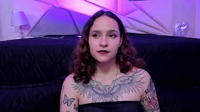 AnnyThompson  online show from February 1, 2025, 12:29 am