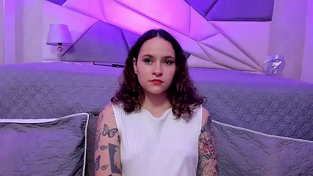 AnnyThompson  online show from February 9, 2025, 1:22 am