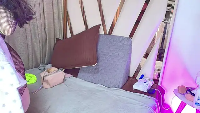 Snapshot of Zoe_Curvy chatting on September 11, 2025, 12:16 pm Zoe Curvy online show from September 11, 2025, 12:16 pm