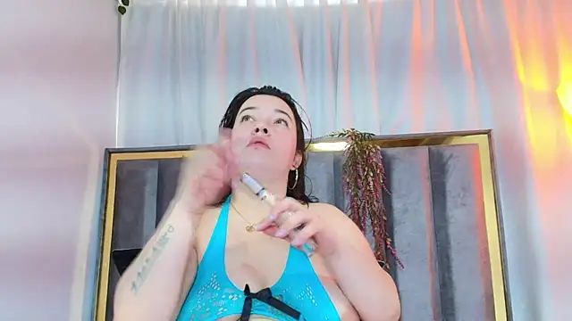 Zoe Curvy online show from February 3, 2026, 12:43 pm