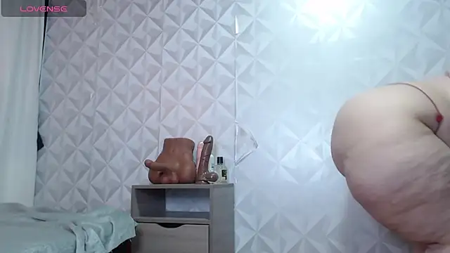 Snapshot of Zoe_Curvy chatting on March 4, 2025, 12:33 pm Zoe Curvy online show from March 4, 2025, 12:33 pm