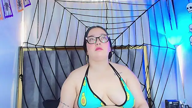 Snapshot of Zoe_Curvy chatting on October 7, 2025, 1:01 pm Zoe Curvy online show from October 7, 2025, 1:01 pm