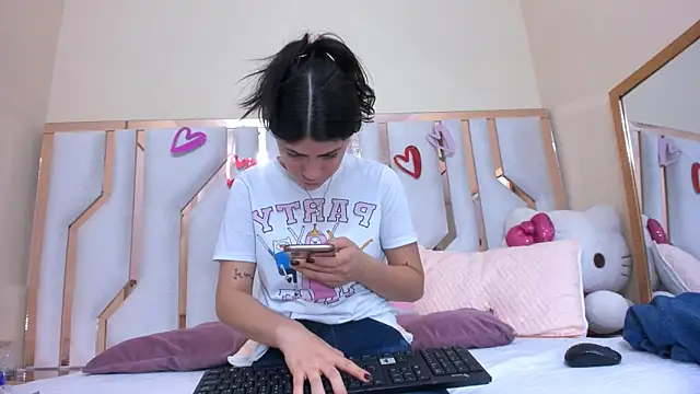 TifanyChill online show from February 19, 2025, 8:20 pm