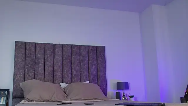 milaivanova online show from September 20, 2025, 4:34 pm