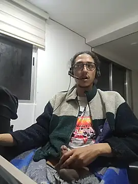 dirtytw0230 online show from June 9, 2026, 9:32 am