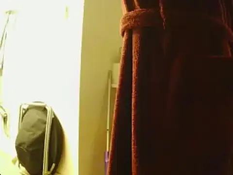 L0cKyseven77 online show from March 5, 2025, 2:46 am