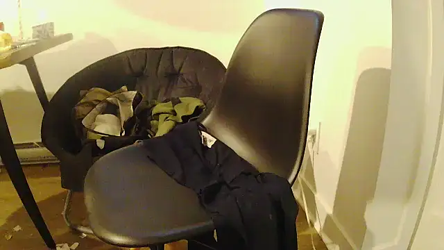 L0cKyseven77 online show from October 19, 2025, 11:46 am