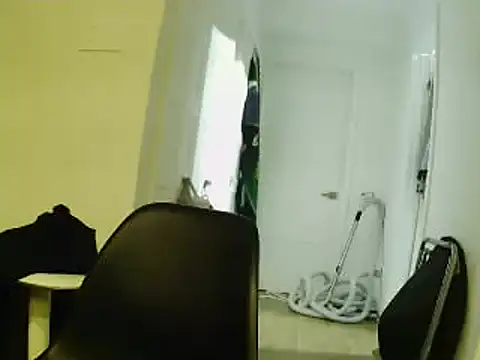 L0cKyseven77 online show from March 8, 2025, 7:16 am