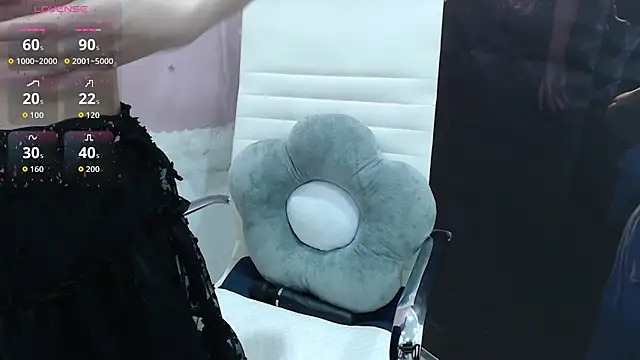 Snapshot of KaleAnisa chatting on September 28, 2025, 1:34 am KaleAnisa online show from September 28, 2025, 1:34 am