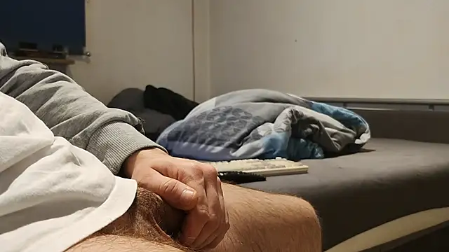 Alphapimmelchen online show from February 12, 2025, 4:33 pm